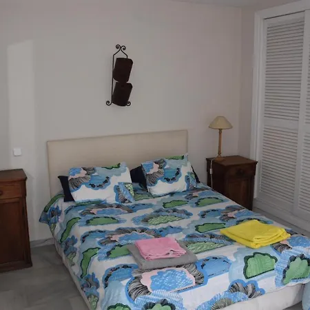 לינה וארוחת בוקר Centro Plaza Puerto Banus מארבלה